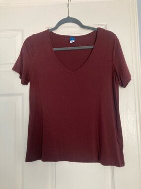 Old Navy Women's V-Neck Short Sleeve Tee - Burgundy